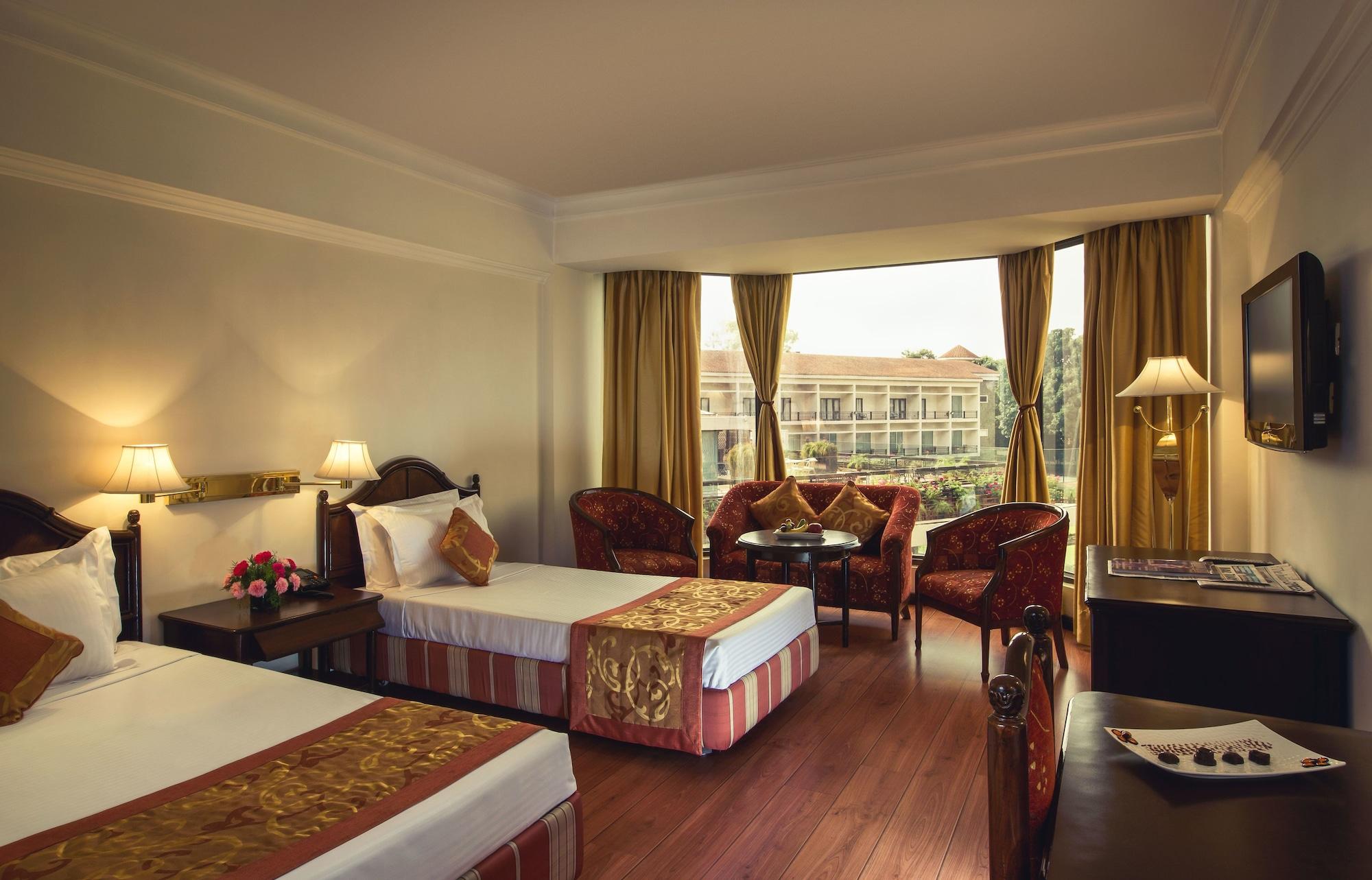 Hotel Mountview Chandīgarh Εξωτερικό φωτογραφία