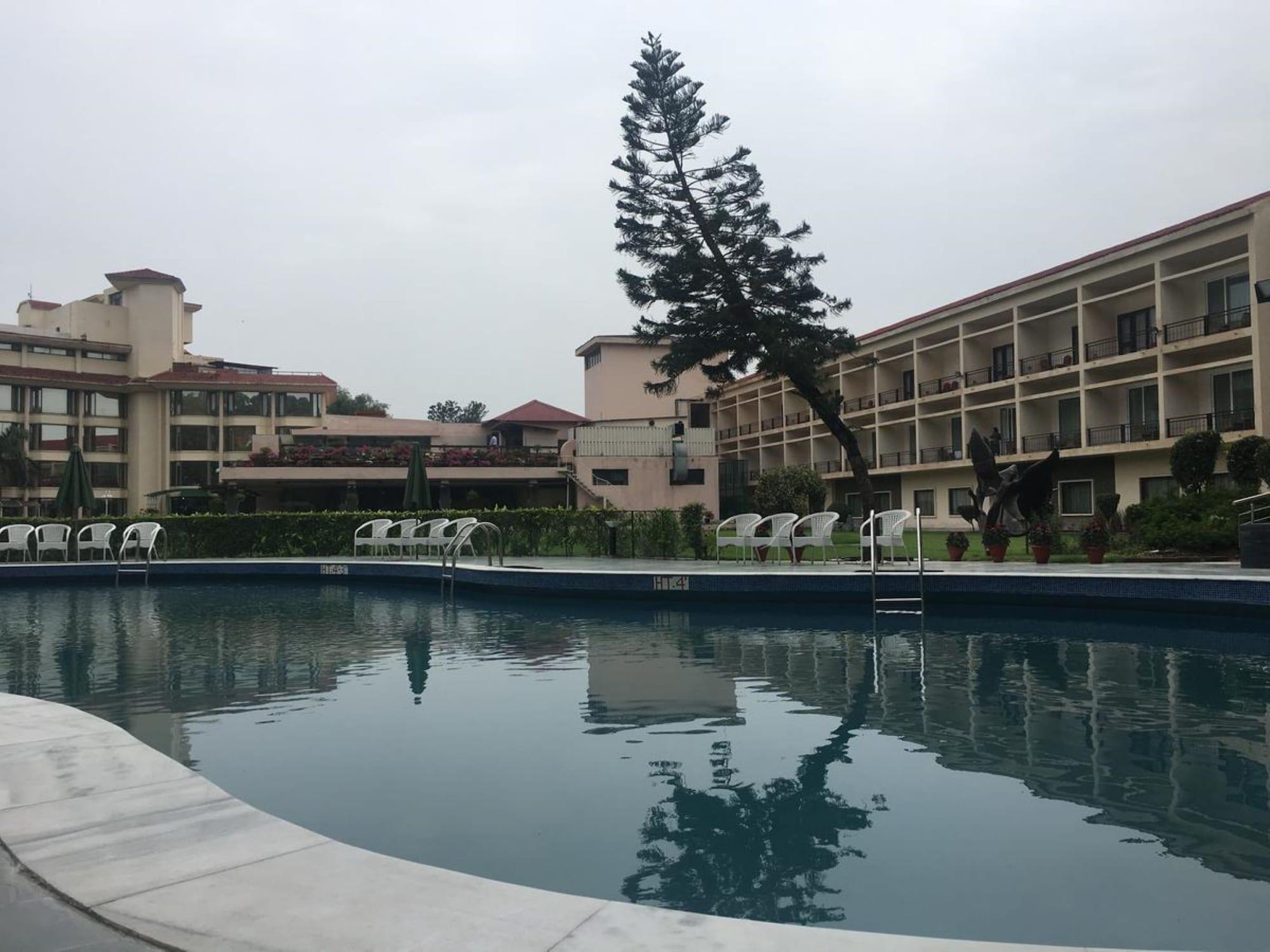Hotel Mountview Chandīgarh Εξωτερικό φωτογραφία