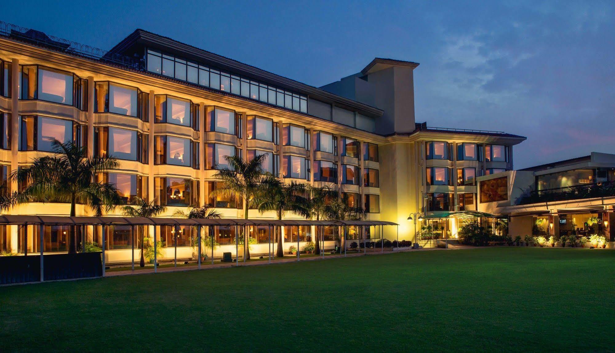 Hotel Mountview Chandīgarh Εξωτερικό φωτογραφία